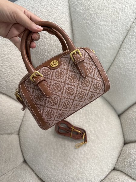 حقيبة الترند من توري بورش حجم 21 سم كواليتي جداً عالية <br> <span class='text-color-warm'>سيتوفر قريباً</span>