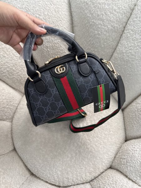 حقيبة مميزة من جوتشي حجم 20 سم كواليتي جداً عالية