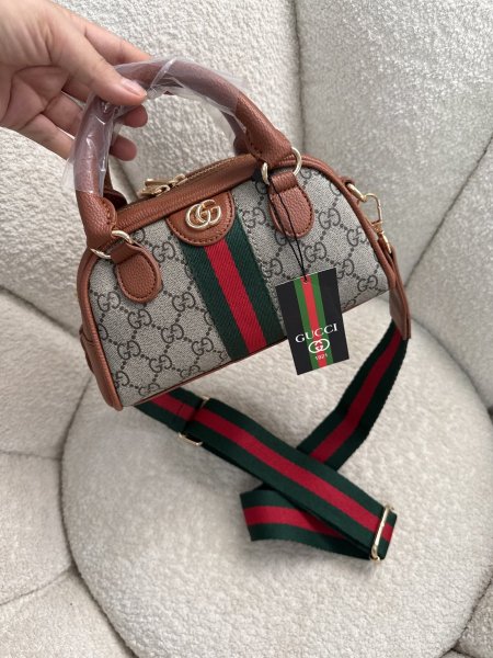 حقيبة مميزة من جوتشي حجم 20 سم كواليتي جداً عالية