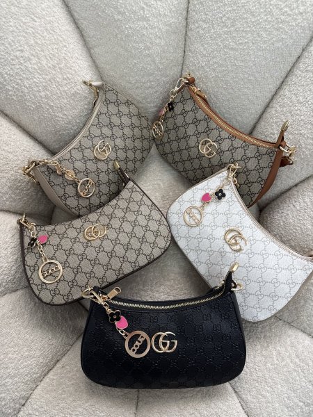 حقيبة مميزة من جوتشي حجم 22 سم كواليتي جداً عالية