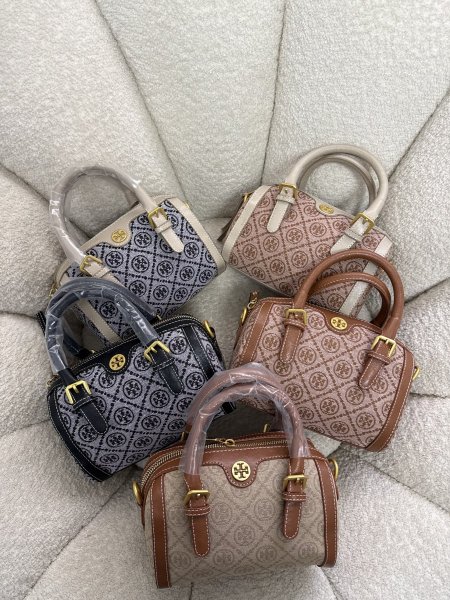 حقيبة الترند من توري بورش حجم 21 سم كواليتي جداً عالية