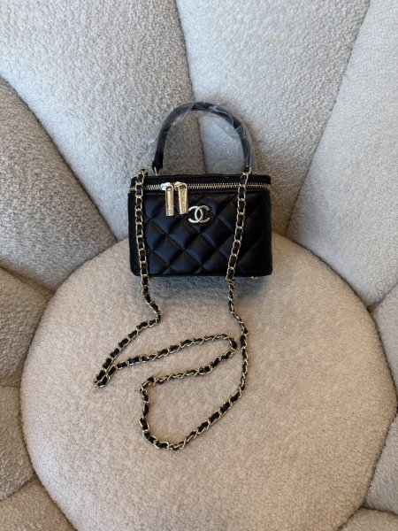 حقيبة شانيل بوكس المميزة بالإصدار الجديد كواليتي جداً عالية