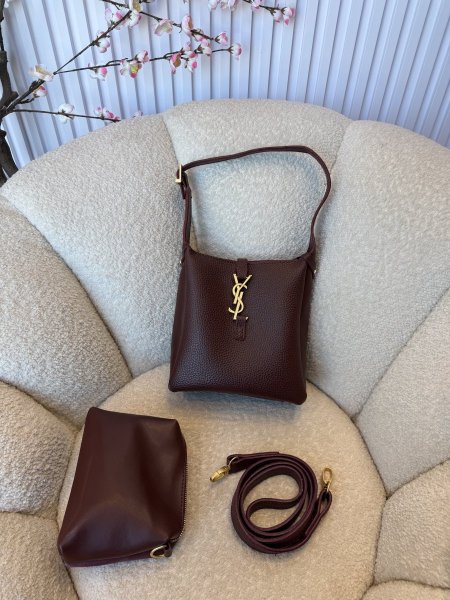 حقيبة من ysl حجم ميديوم كواليتي جداً عالية مع باوتش إضافي