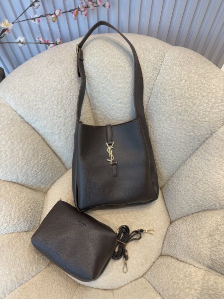 حقيبة مميزة من ysl حجم لارج كواليتي جداً عالية مع باوتش إضافي