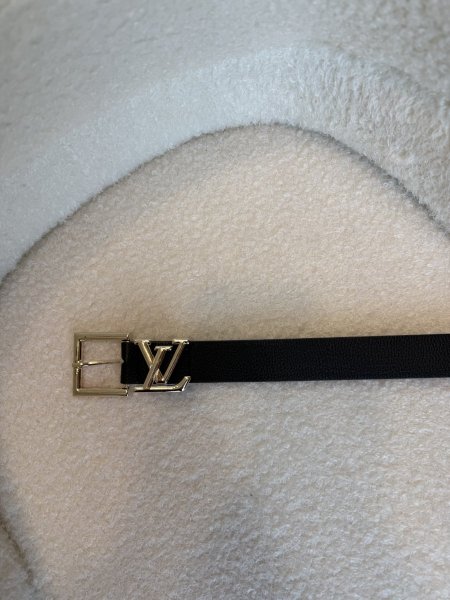 حزام من LV كواليتي عالية