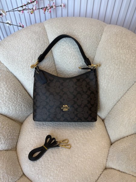 حقيبة كوتش الترند حجم ٣٣ سم كواليتي جداً عالية <br> <span class='text-color-warm'>سيتوفر قريباً</span>