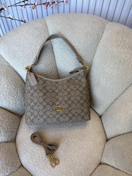 حقيبة كوتش الترند حجم ٣٣ سم كواليتي جداً عالية <br> <span class='text-color-warm'>سيتوفر قريباً</span>