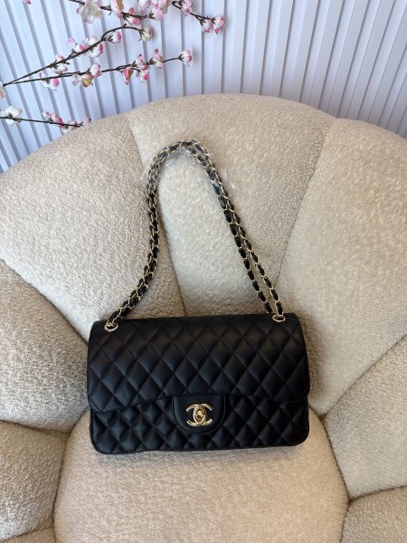 شنطة شانيل كلاسيك فلاب حجم 30 سم كواليتي جداً عالية