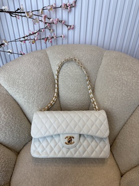 شنطة شانيل كلاسيك فلاب حجم 30 سم كواليتي جداً عالية