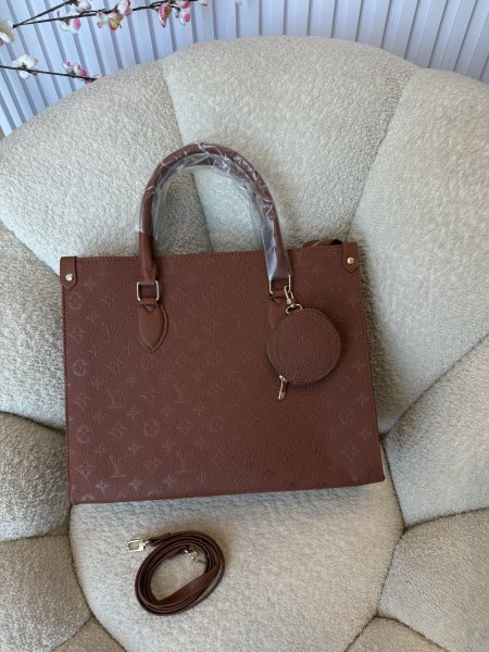 حقيبة من LV حجم كبير قاعدة 35 سم كواليتي جداً عالية