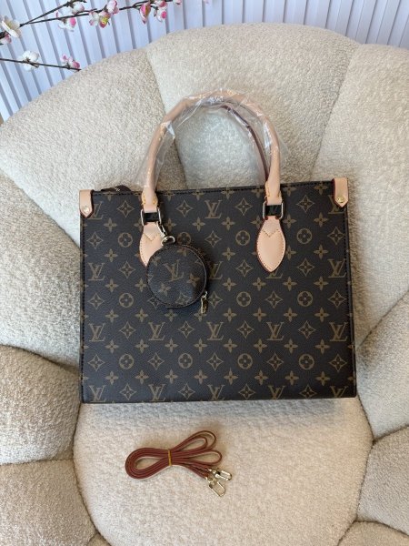 حقيبة من LV حجم كبير قاعدة 35 سم كواليتي جداً عالية