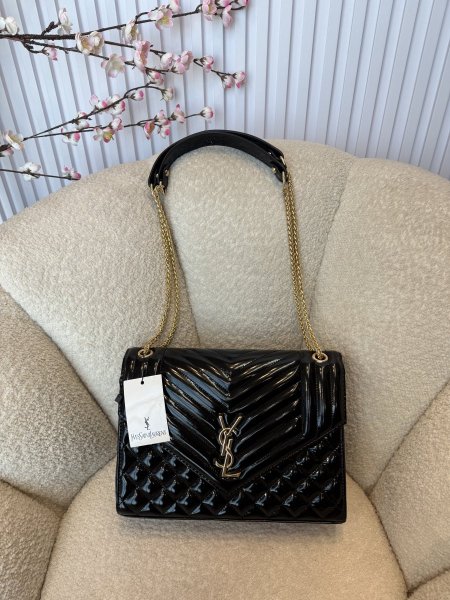 حقيبة ysl الشهيرة حجم 33سم كواليتي جداً عالية جلد لامع <br> <span class='text-color-warm'>سيتوفر قريباً</span>