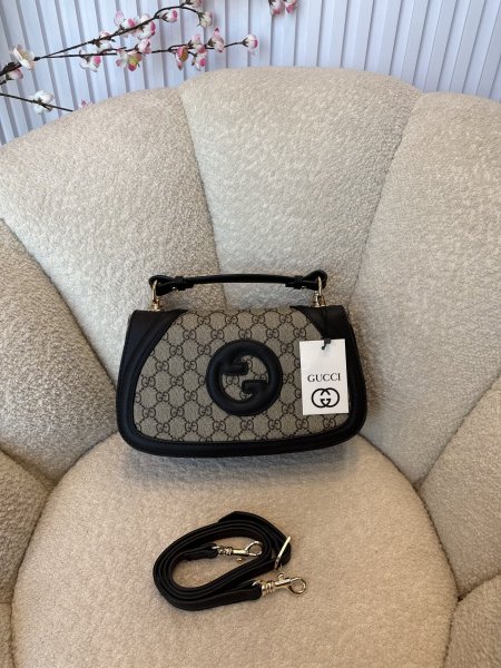 حقيبة من جوتشي إصدار جديد حجم 25 سم كواليتي جداً عالية