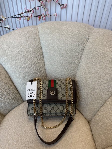 حقيبة مميزة من جوتشي حجم 23 سم كواليتي جداً عالية <br> <span class='text-color-warm'>سيتوفر قريباً</span>