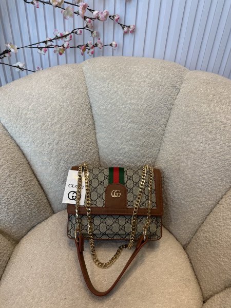 حقيبة مميزة من جوتشي حجم 23 سم كواليتي جداً عالية <br> <span class='text-color-warm'>سيتوفر قريباً</span>