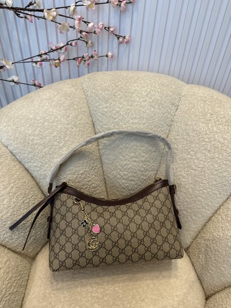 حقيبة من جوتشي إصدار جديد حجم 30 سم كواليتي جداً عالية