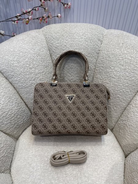 حقيبة من جيس إصدار جديد حجم 32 سم كواليتي جداً عالية <br> <span class='text-color-warm'>سيتوفر قريباً</span>