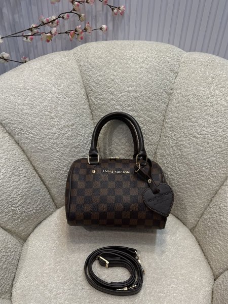 حقيبة لوي فيتون سبيدي حجم 25 سم كواليتي جداً عالية