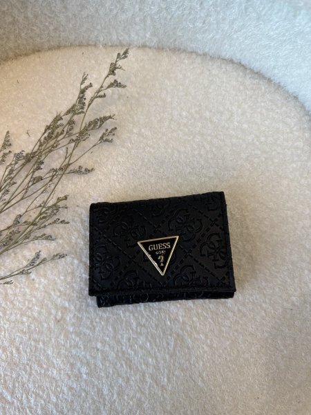 محفظة من جيس حجم صغير