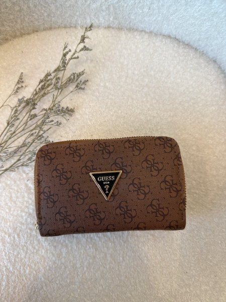 محفظة من جيس حجم وسط مع سحاب داخلي