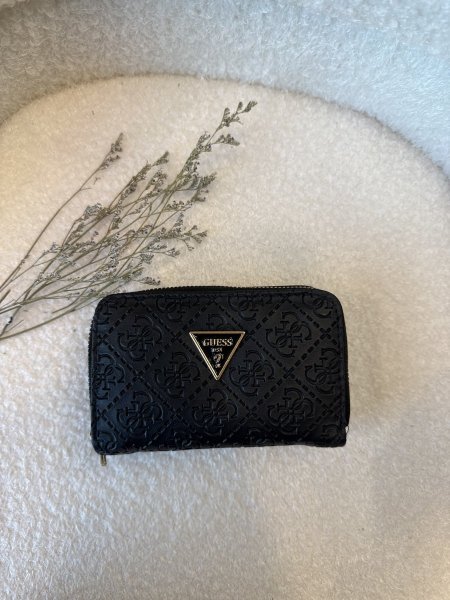 محفظة من جيس حجم وسط مع سحاب داخلي