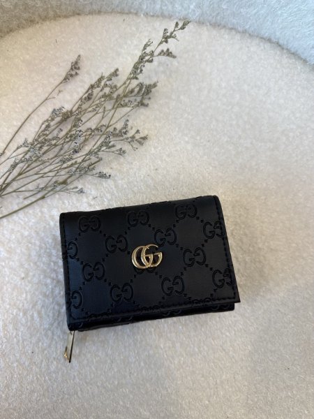 محفظة من جوتشي حجم صغير