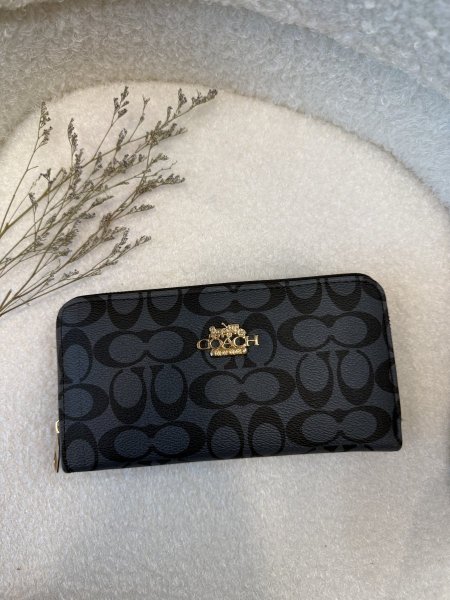 محفظة من كوتش حجم كبير مع سحاب داخلي