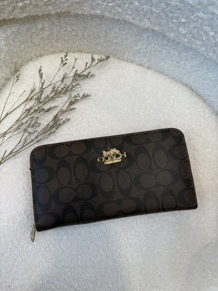 محفظة من كوتش حجم كبير مع سحاب داخلي