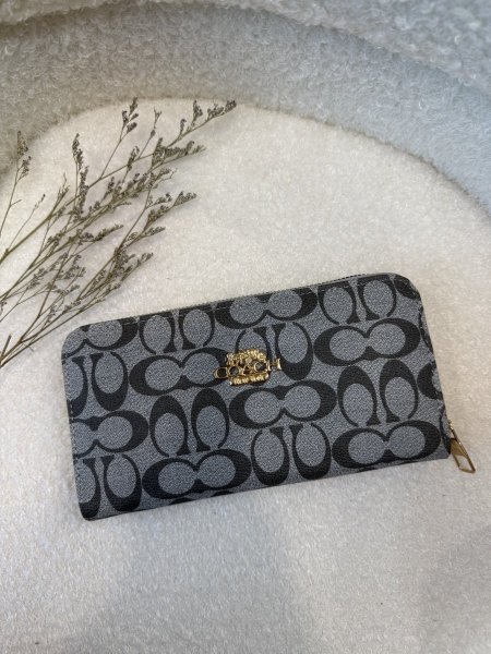 محفظة من كوتش حجم كبير مع سحاب داخلي