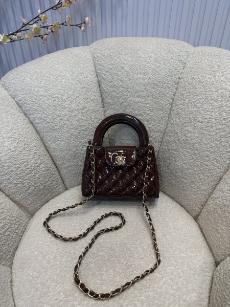 حقيبة الترند من شانيل قاعدة حجم 21 سم كواليتي جداً عالية