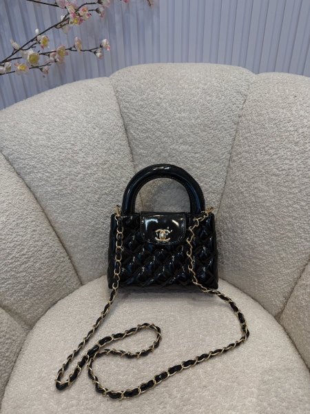 حقيبة الترند من شانيل قاعدة حجم 21 سم كواليتي جداً عالية