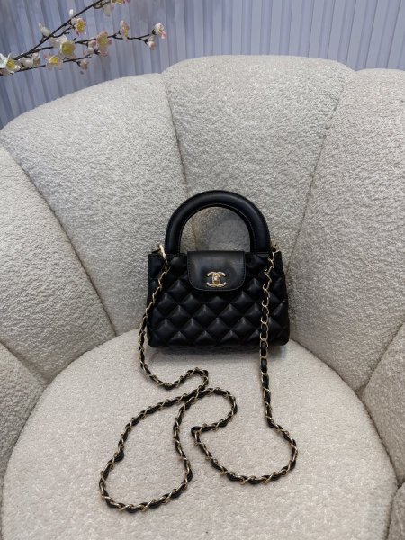 حقيبة الترند من شانيل قاعدة حجم 21 سم كواليتي جداً عالية