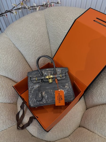 حقيبة هيرمز بيرجن جلد تمساح حجم ٢٥ سم كواليتي عالية شاملة البوكس <br> <span class='text-color-warm'>سيتوفر قريباً</span>