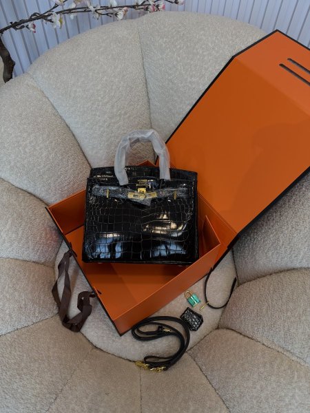 حقيبة هيرمز بيرجن جلد تمساح حجم ٢٥ سم كواليتي عالية شاملة البوكس <br> <span class='text-color-warm'>سيتوفر قريباً</span>